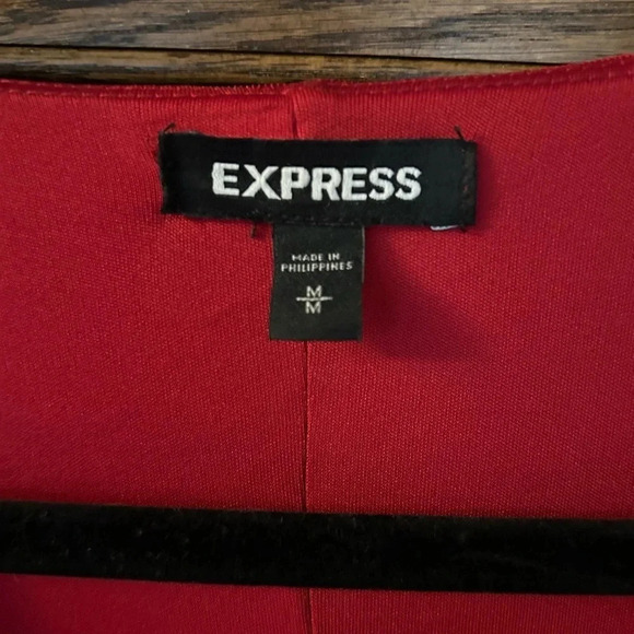 Express | Red Long Sleeved Ruched VNeck Bodycon Mini Dress with a Split | medium - Picture 4 of 7
